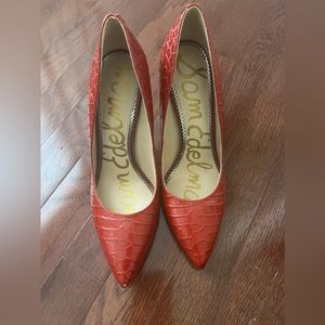 Sam Edelman Women's Classic red snake Pump